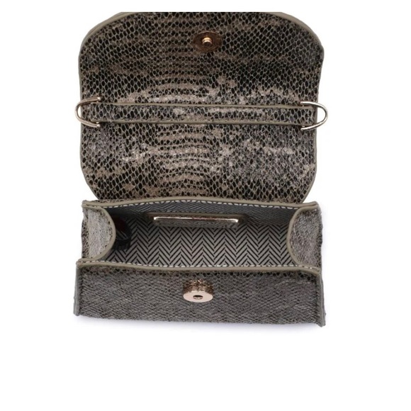 Brand NWOT Moda Luxe Anna Crossbody Mini Purse in Green Snake Print - Picture 4 of 15